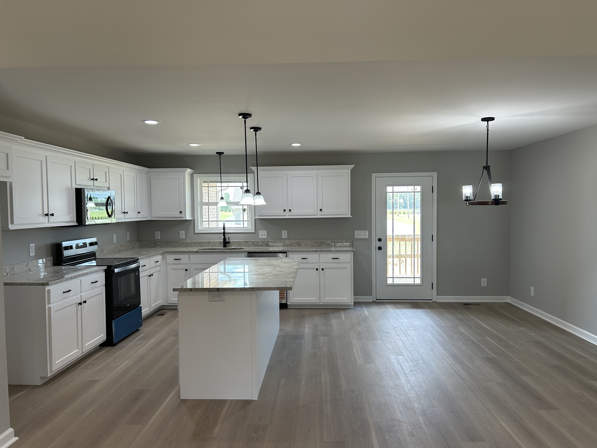 225 Randall Ln