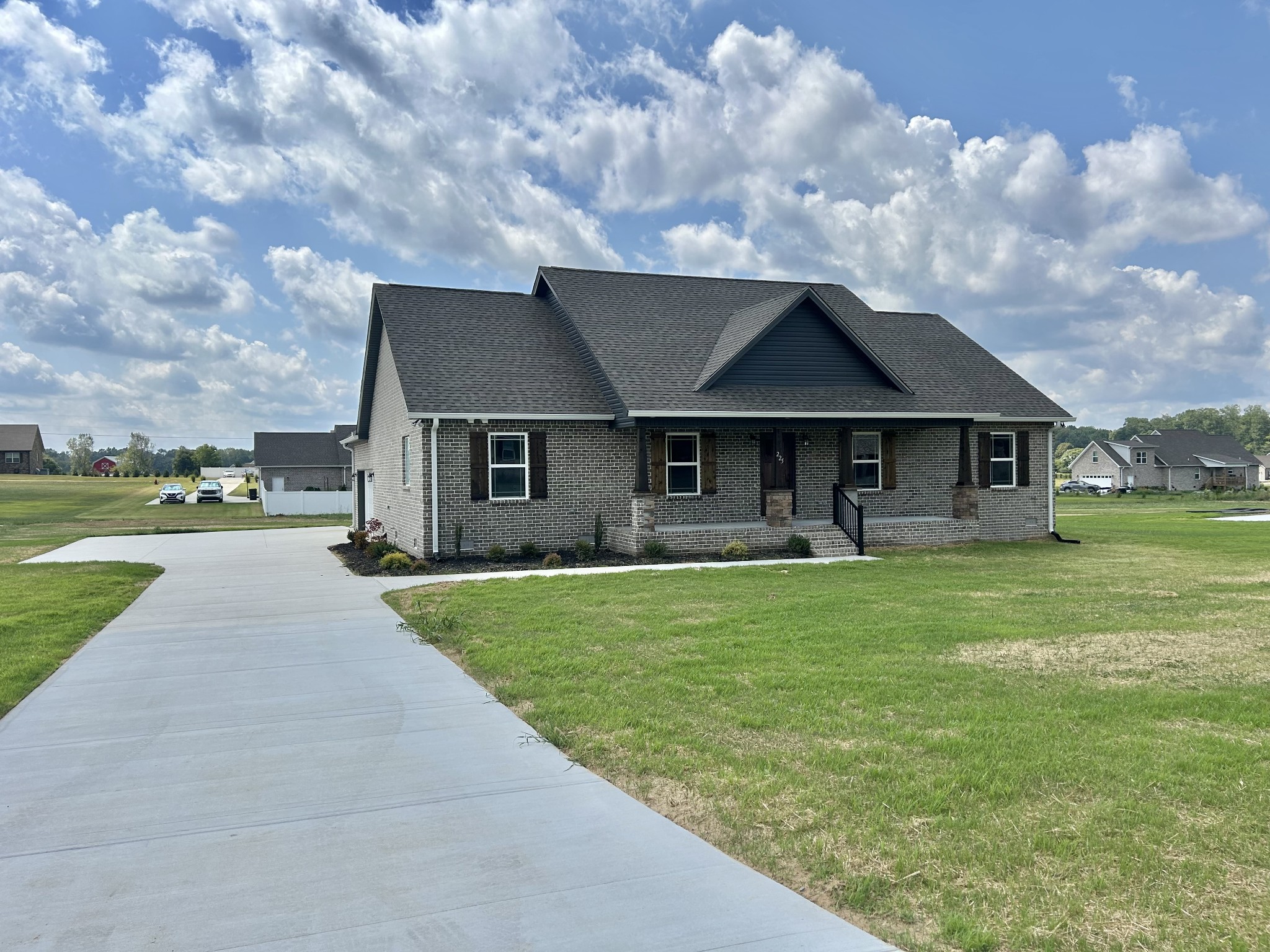 225 Randall Ln
