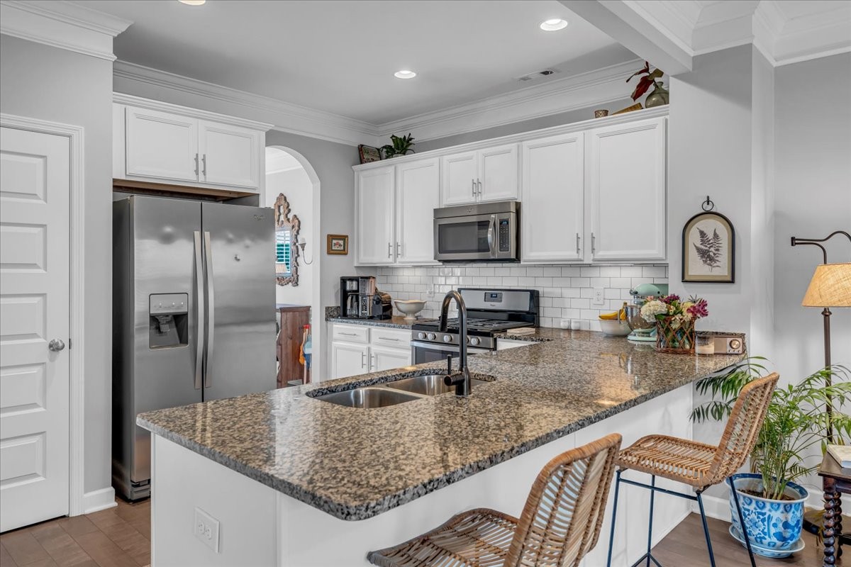 3111 Monrovia Dr