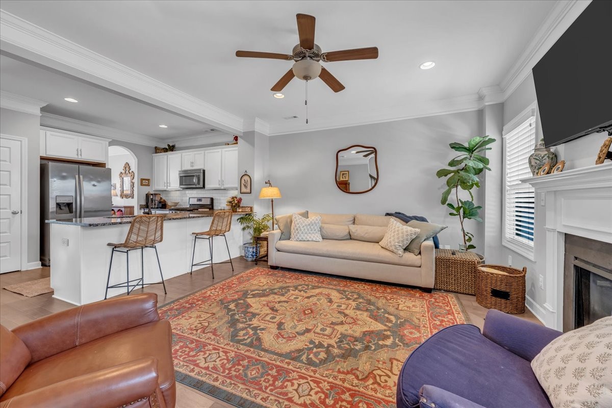 3111 Monrovia Dr