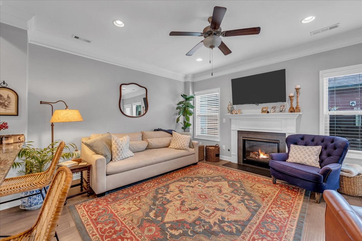 3111 Monrovia Dr