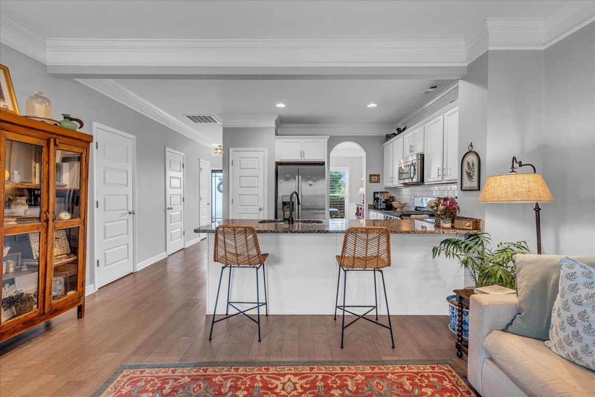 3111 Monrovia Dr