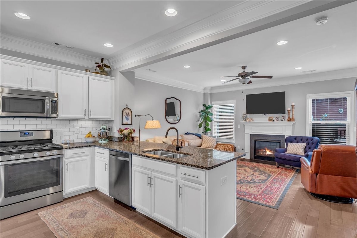 3111 Monrovia Dr