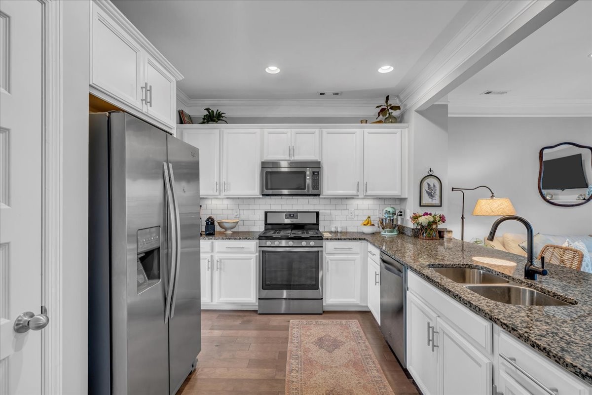 3111 Monrovia Dr