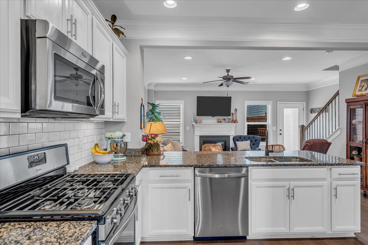 3111 Monrovia Dr