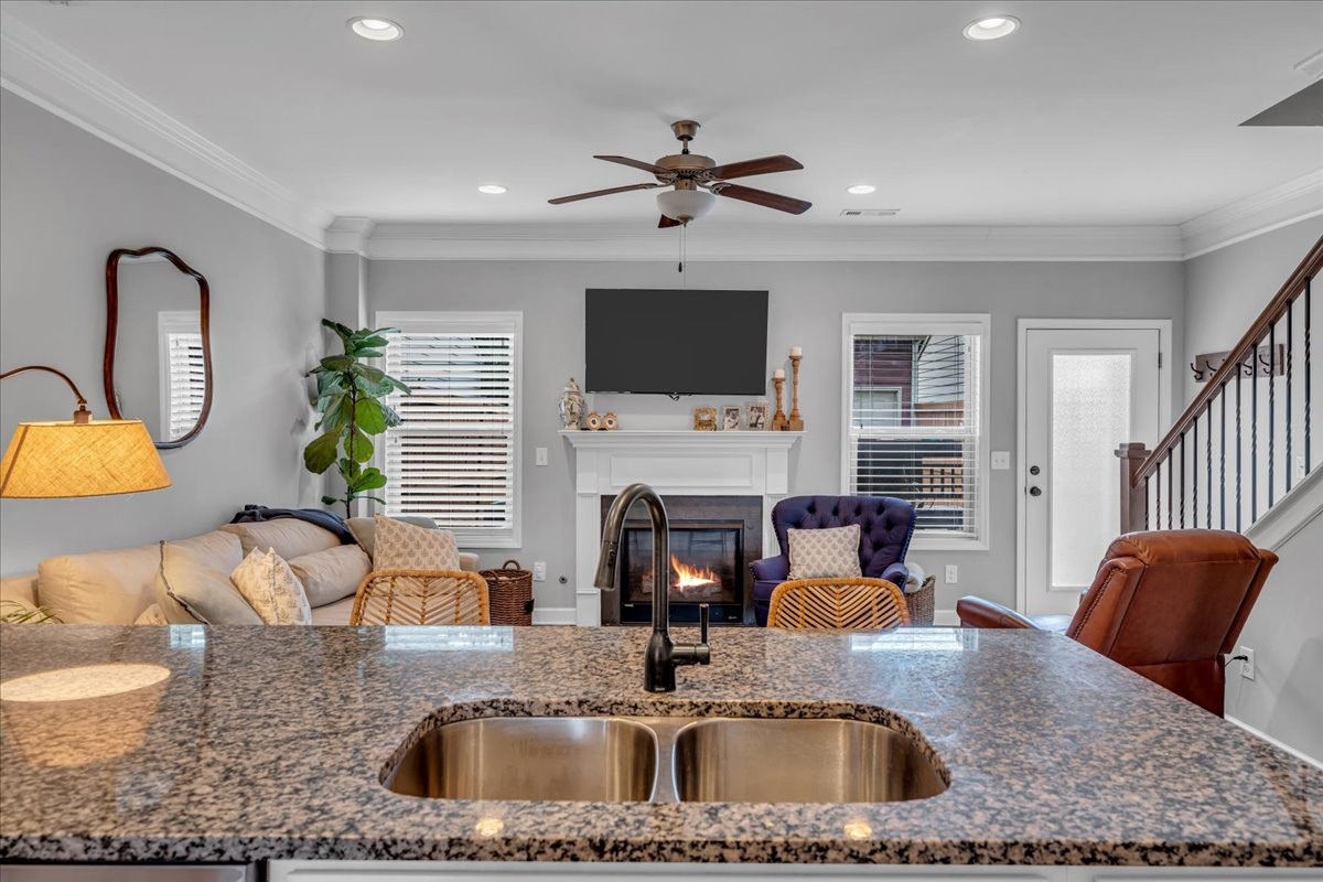 3111 Monrovia Dr