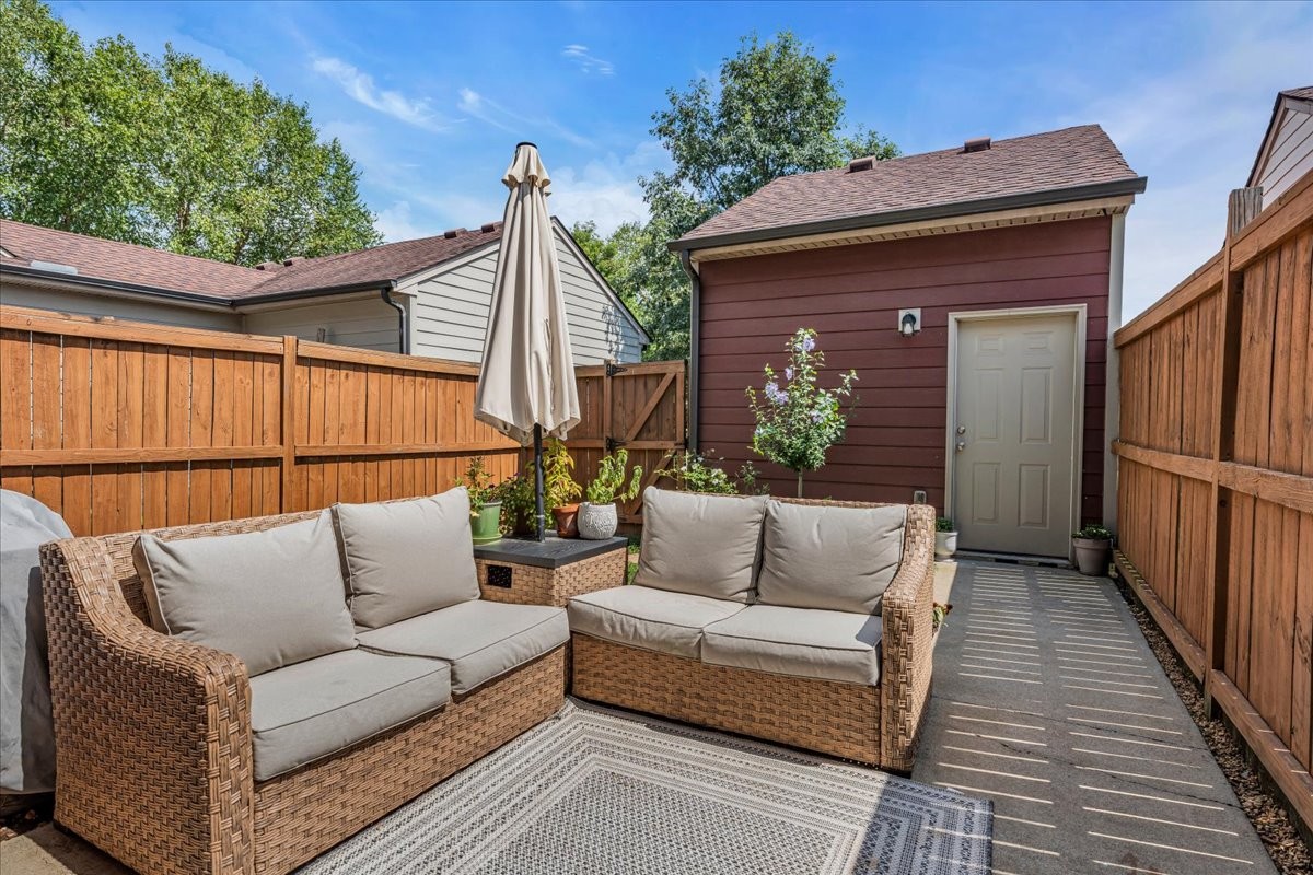 3111 Monrovia Dr