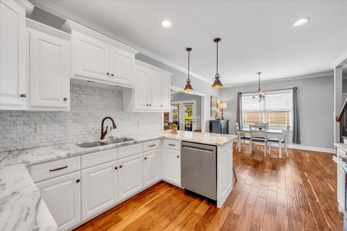 64 Avery Ct