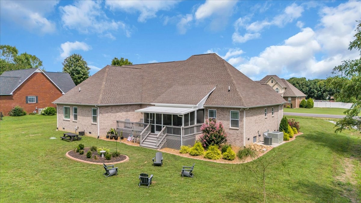 64 Avery Ct