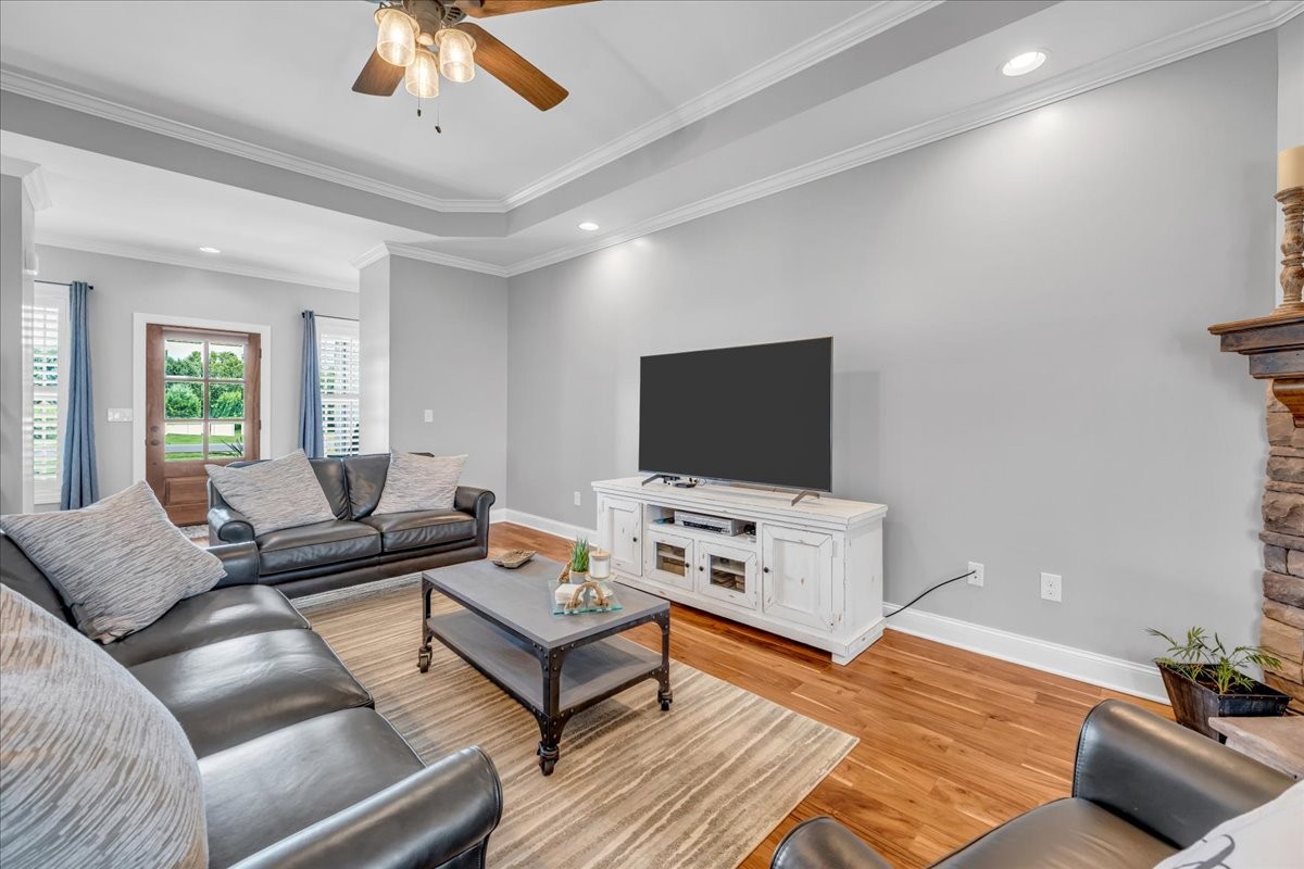 64 Avery Ct