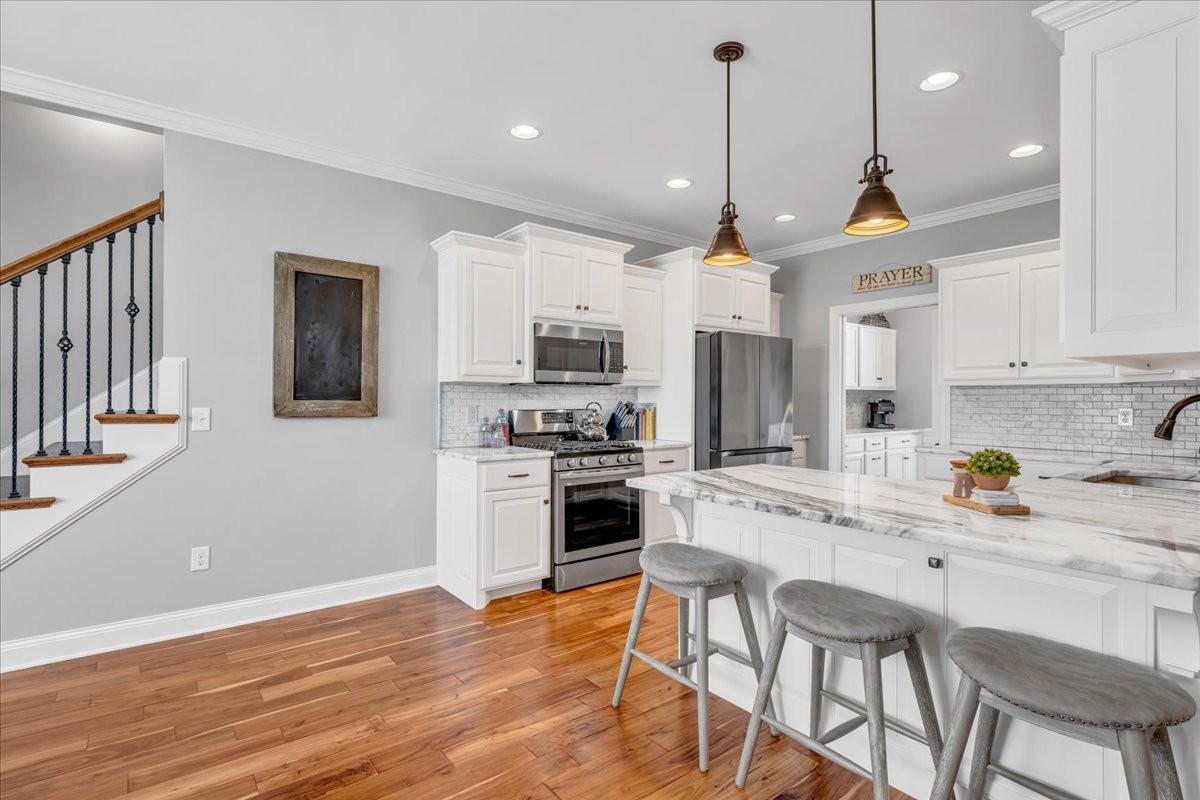 64 Avery Ct
