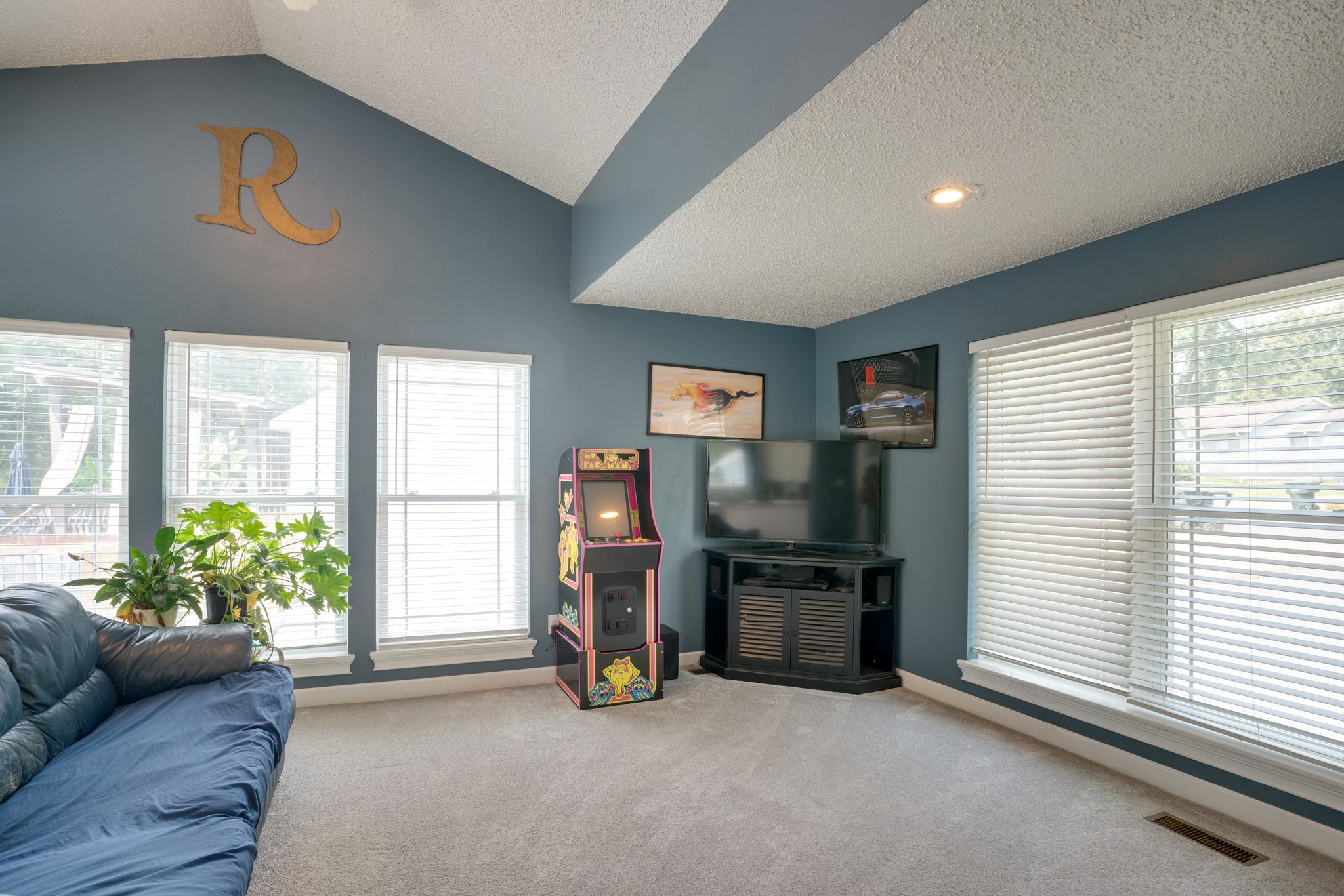 340 Sunrise Cir