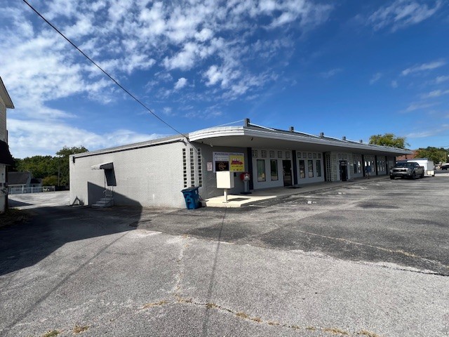 504 Hillsboro Blvd