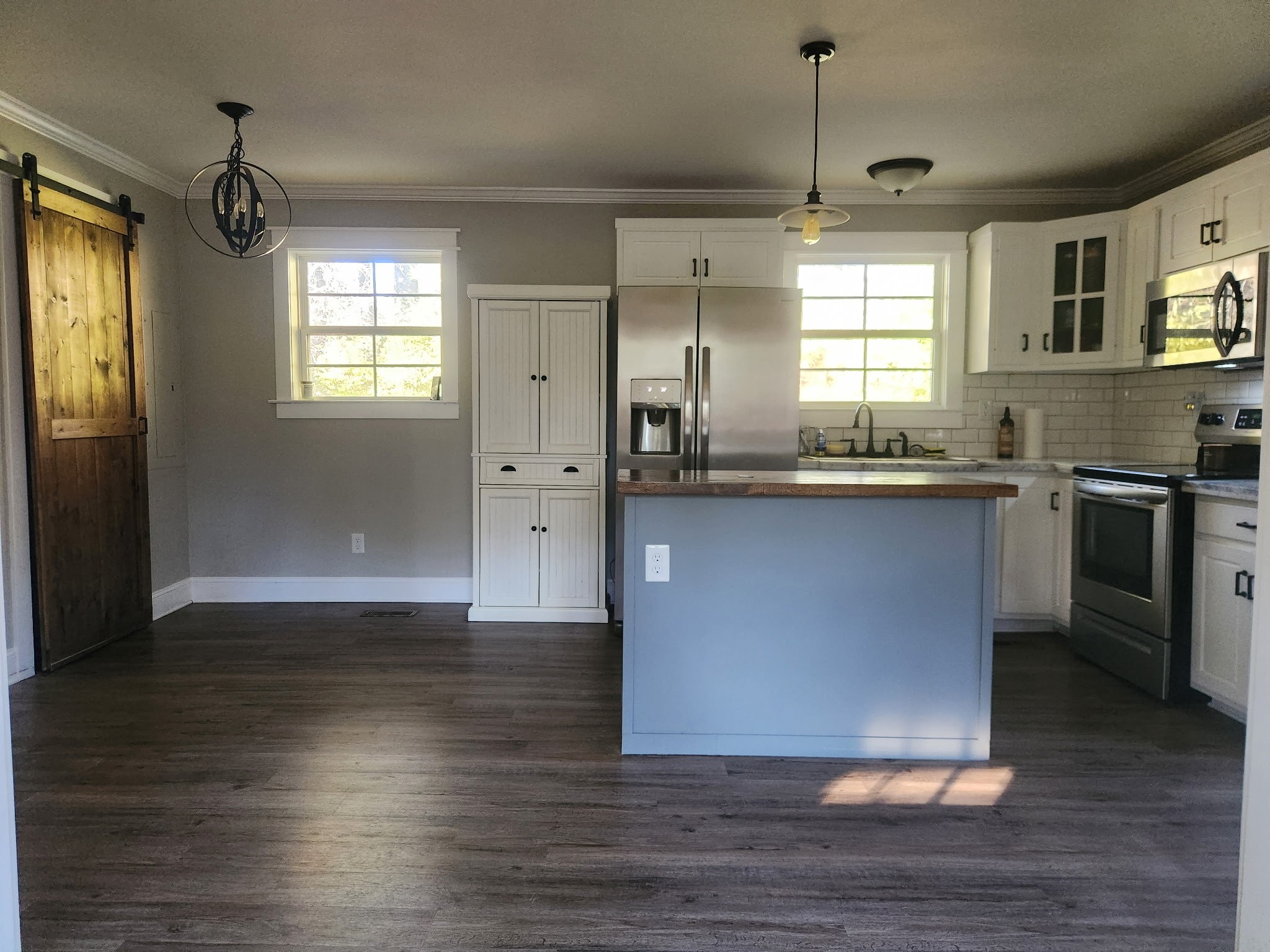 906 Saint Clair St