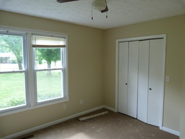 208 Colwell Ln