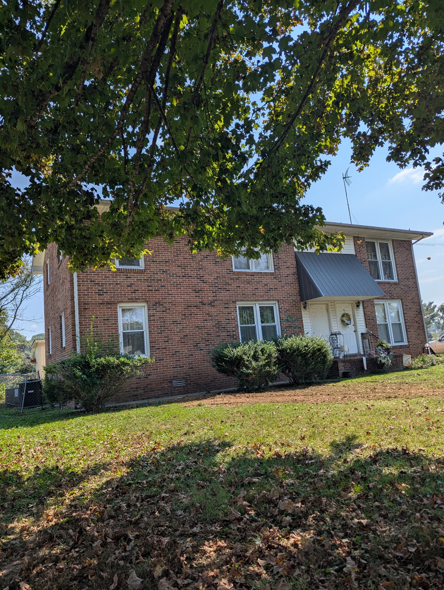 208 Colwell Ln
