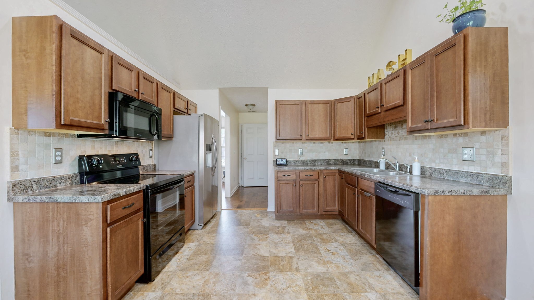 2330 Auldridge Dr