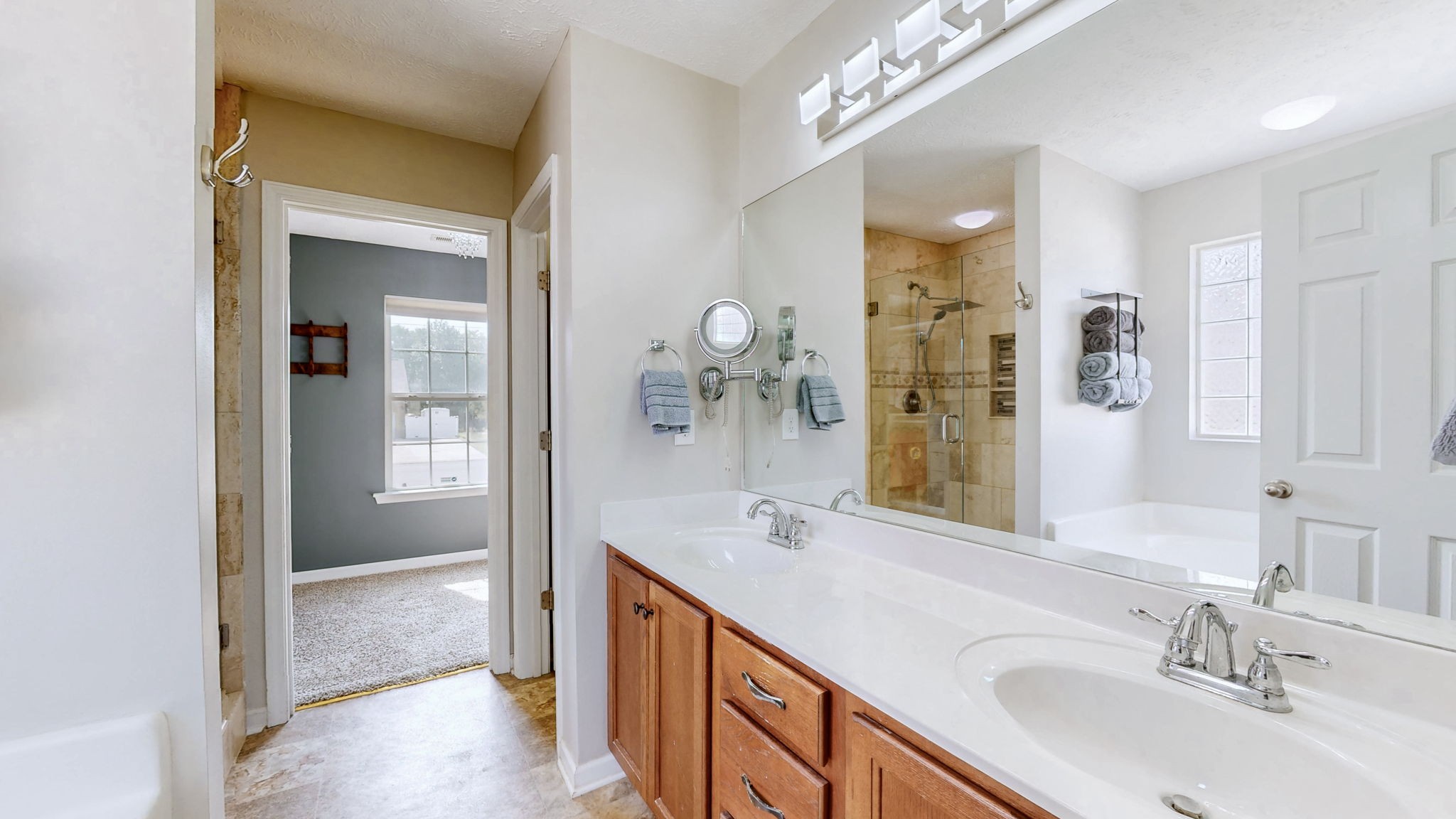 2330 Auldridge Dr
