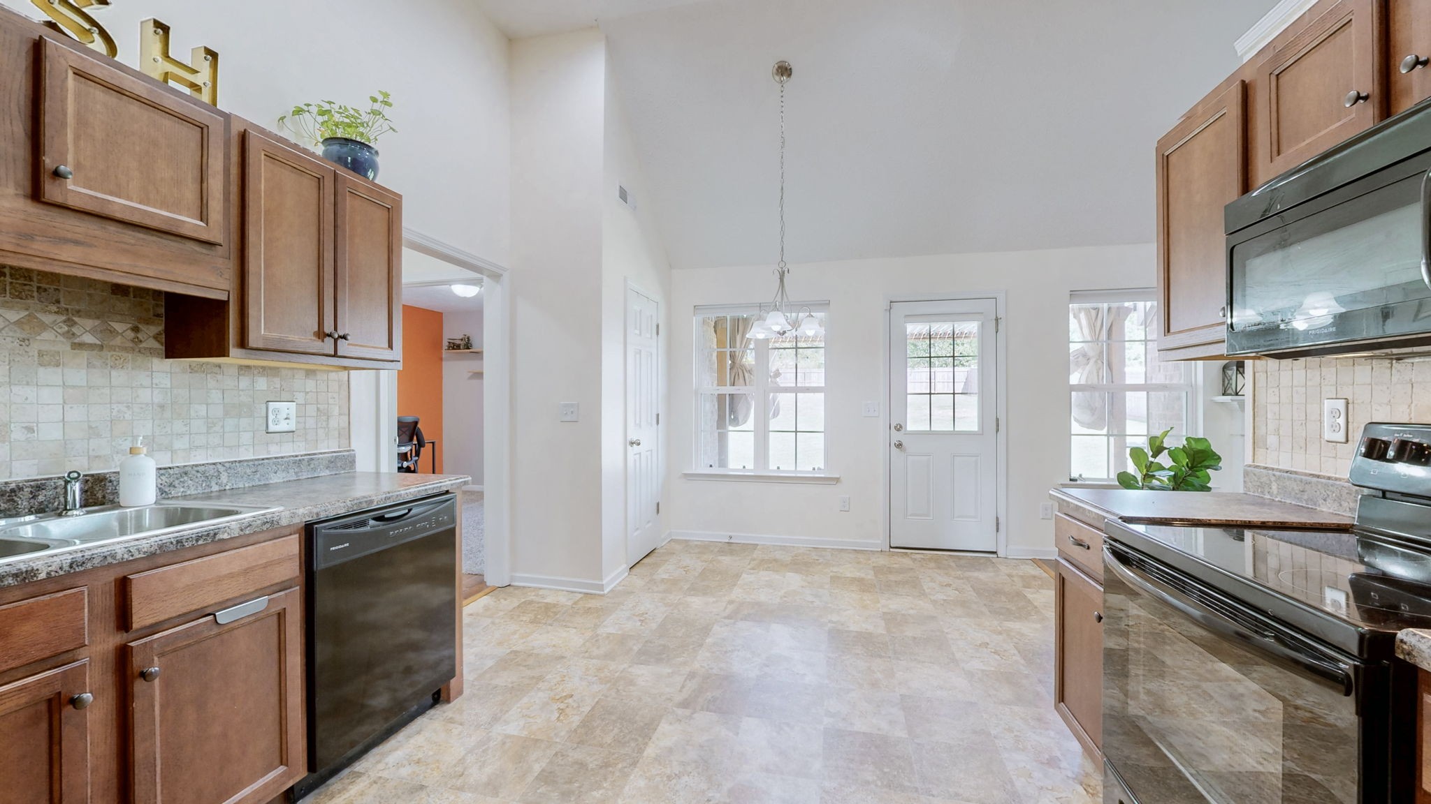 2330 Auldridge Dr