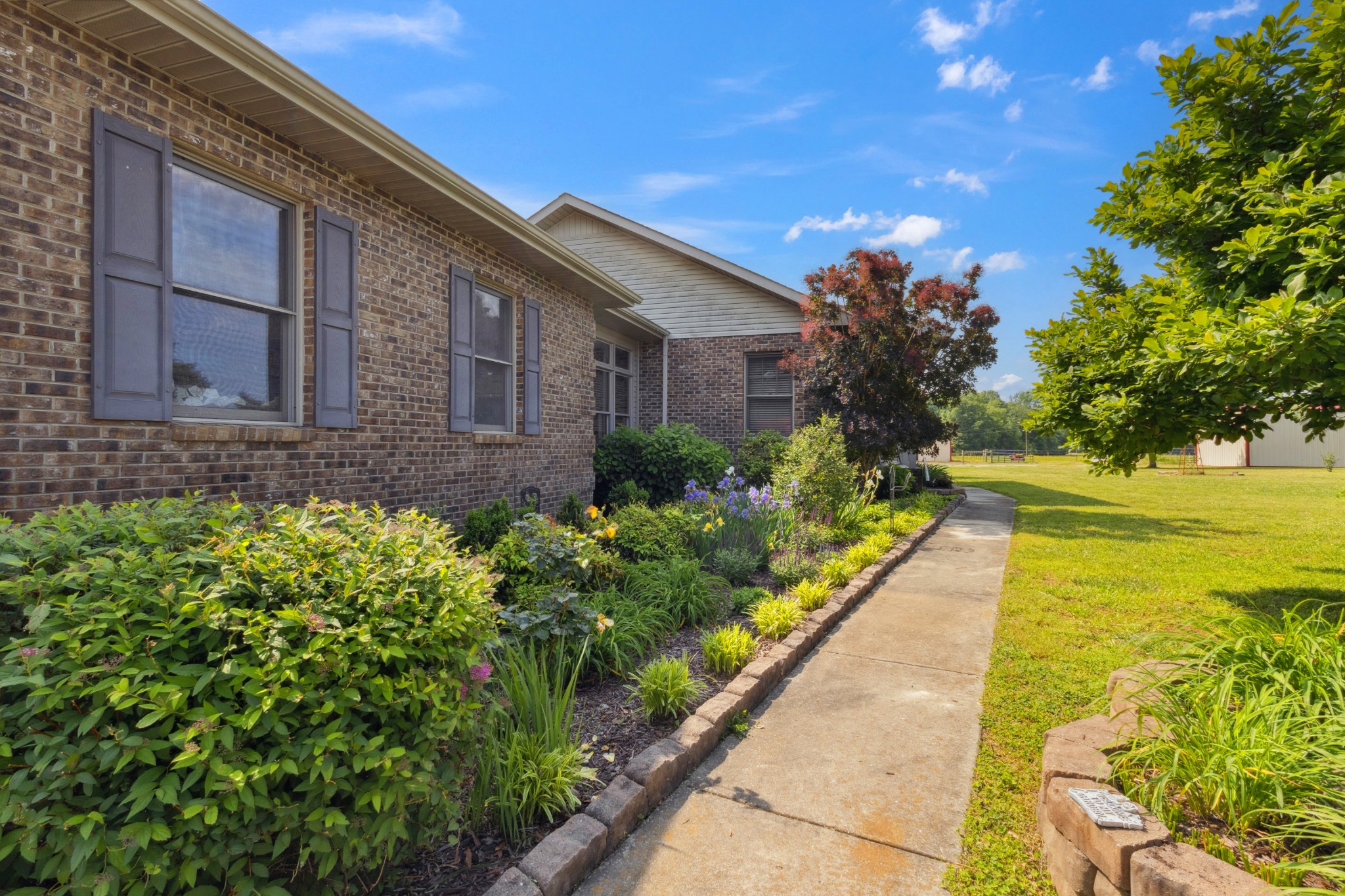 746 Shadow Ln