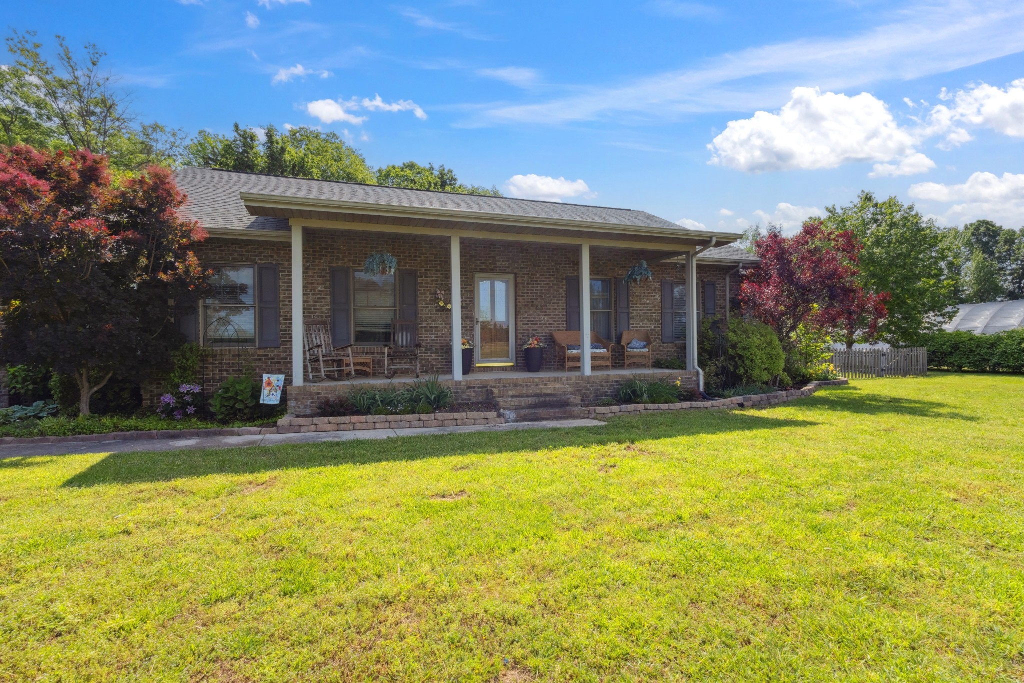 746 Shadow Ln