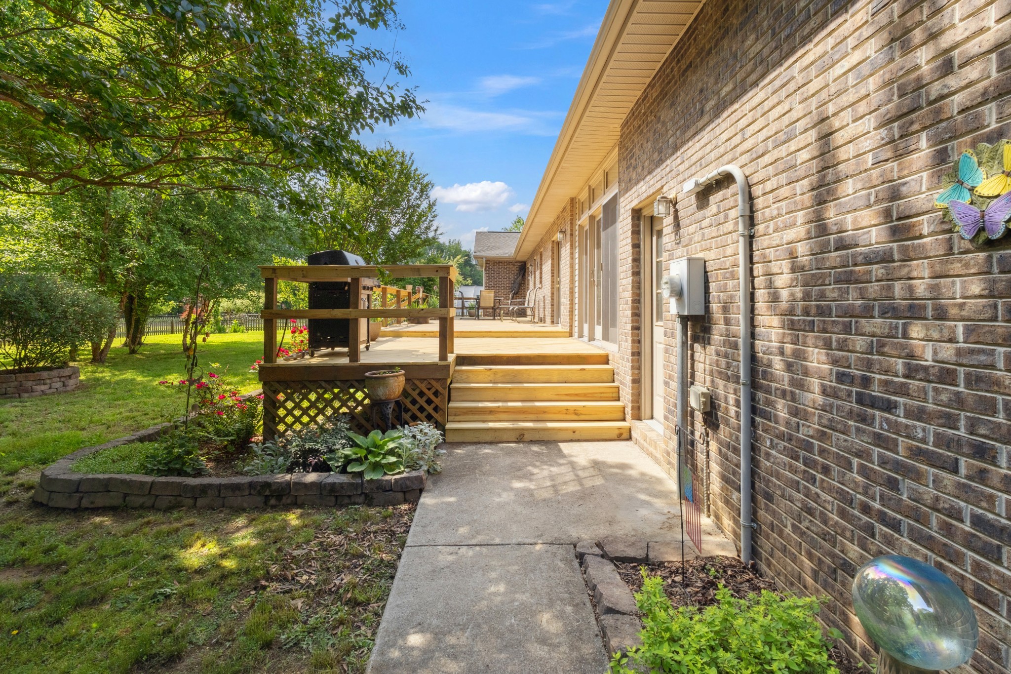 746 Shadow Ln