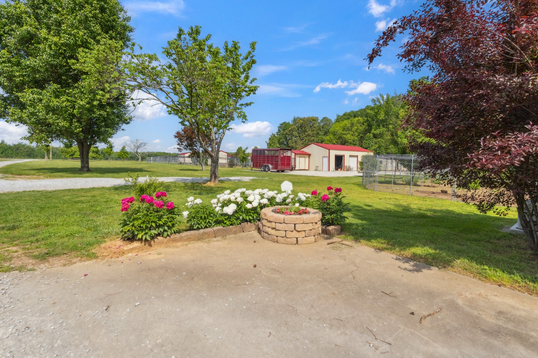 746 Shadow Ln