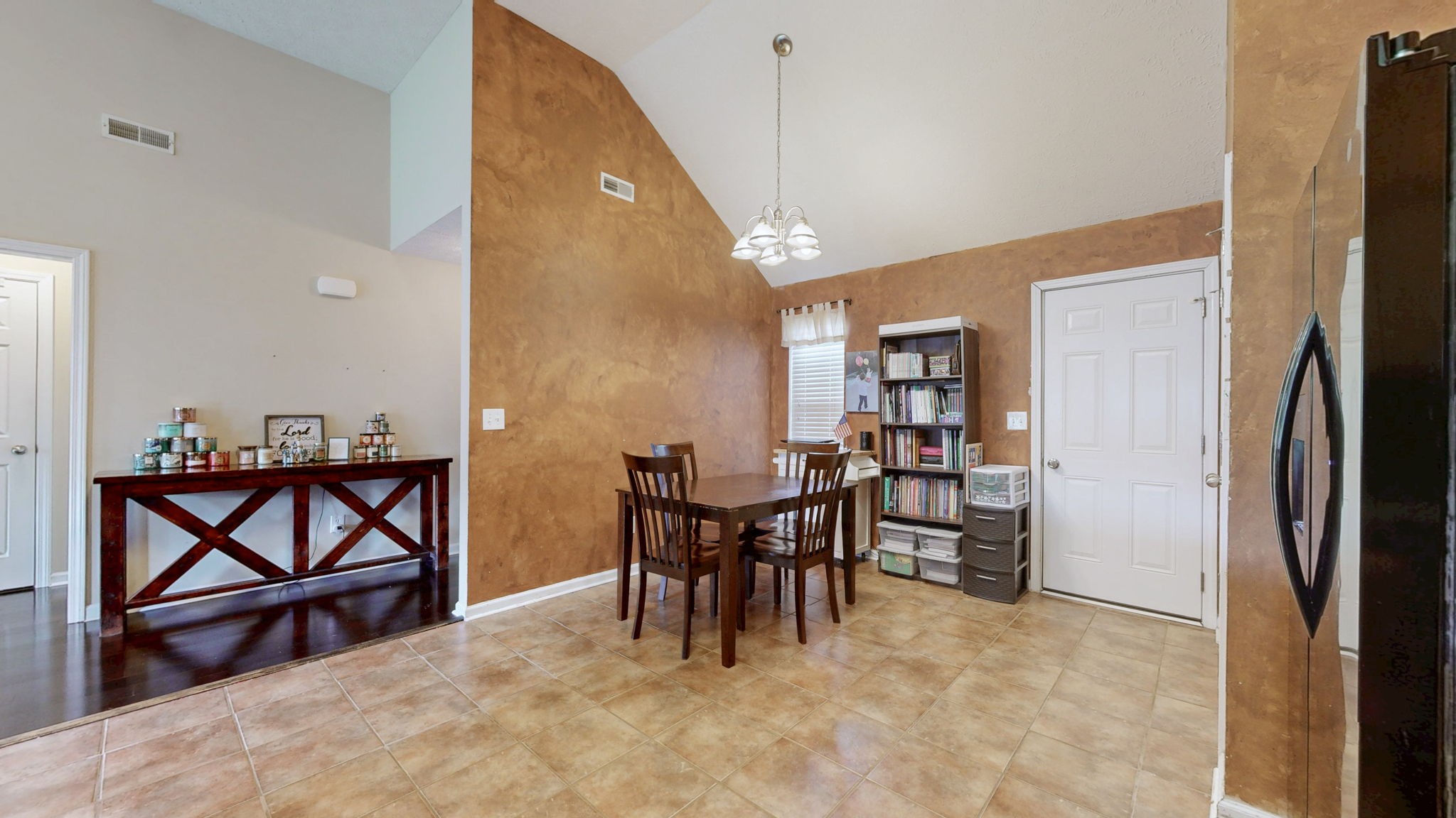 2822 Ridgewood Dr