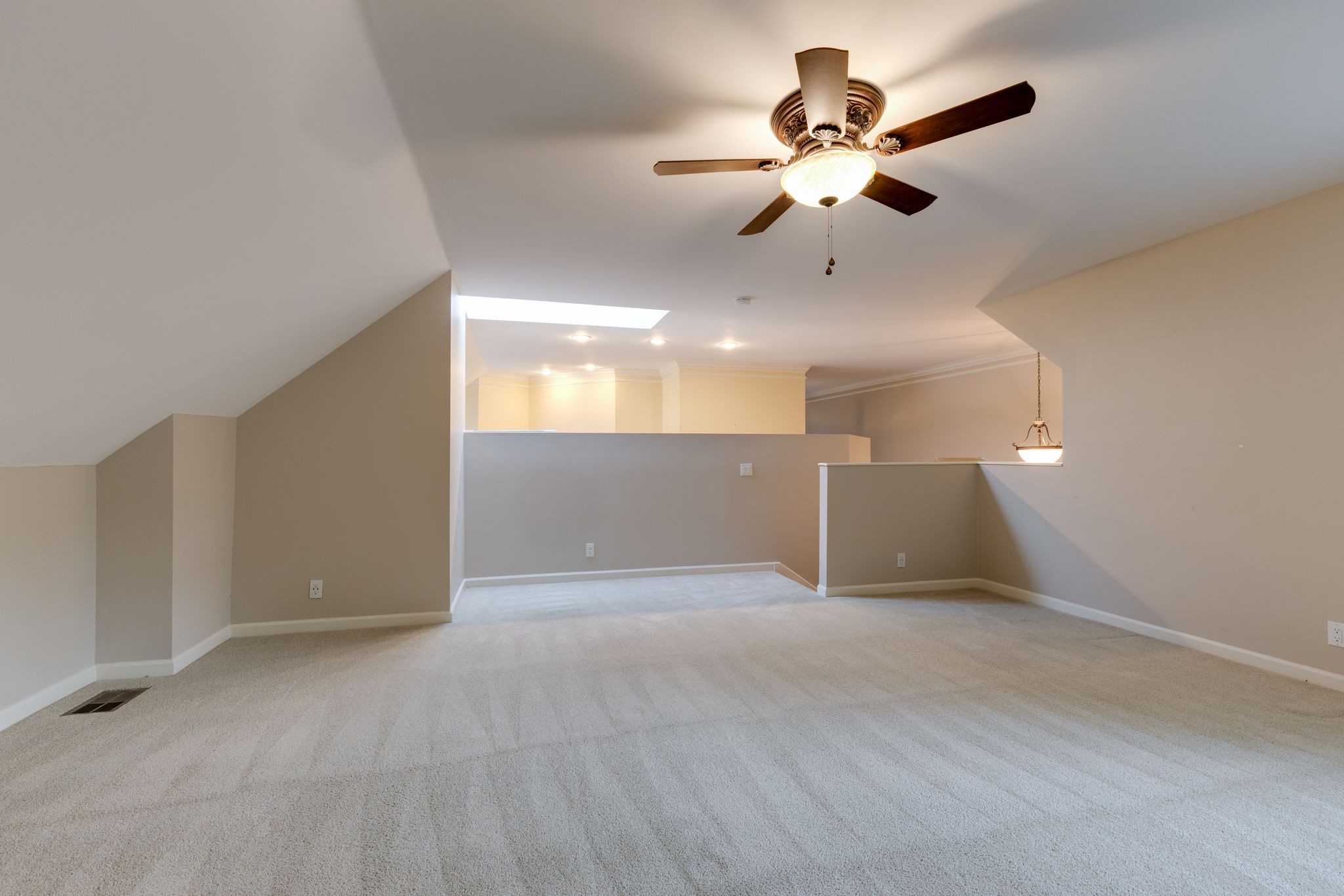 204 Seesaw Ct