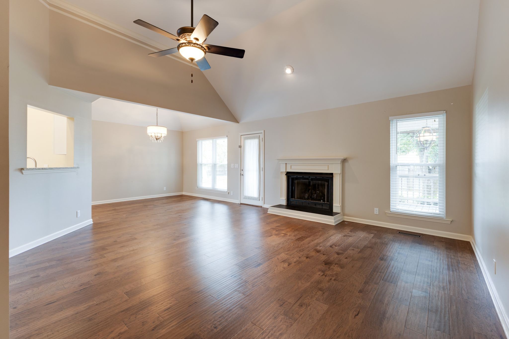 204 Seesaw Ct