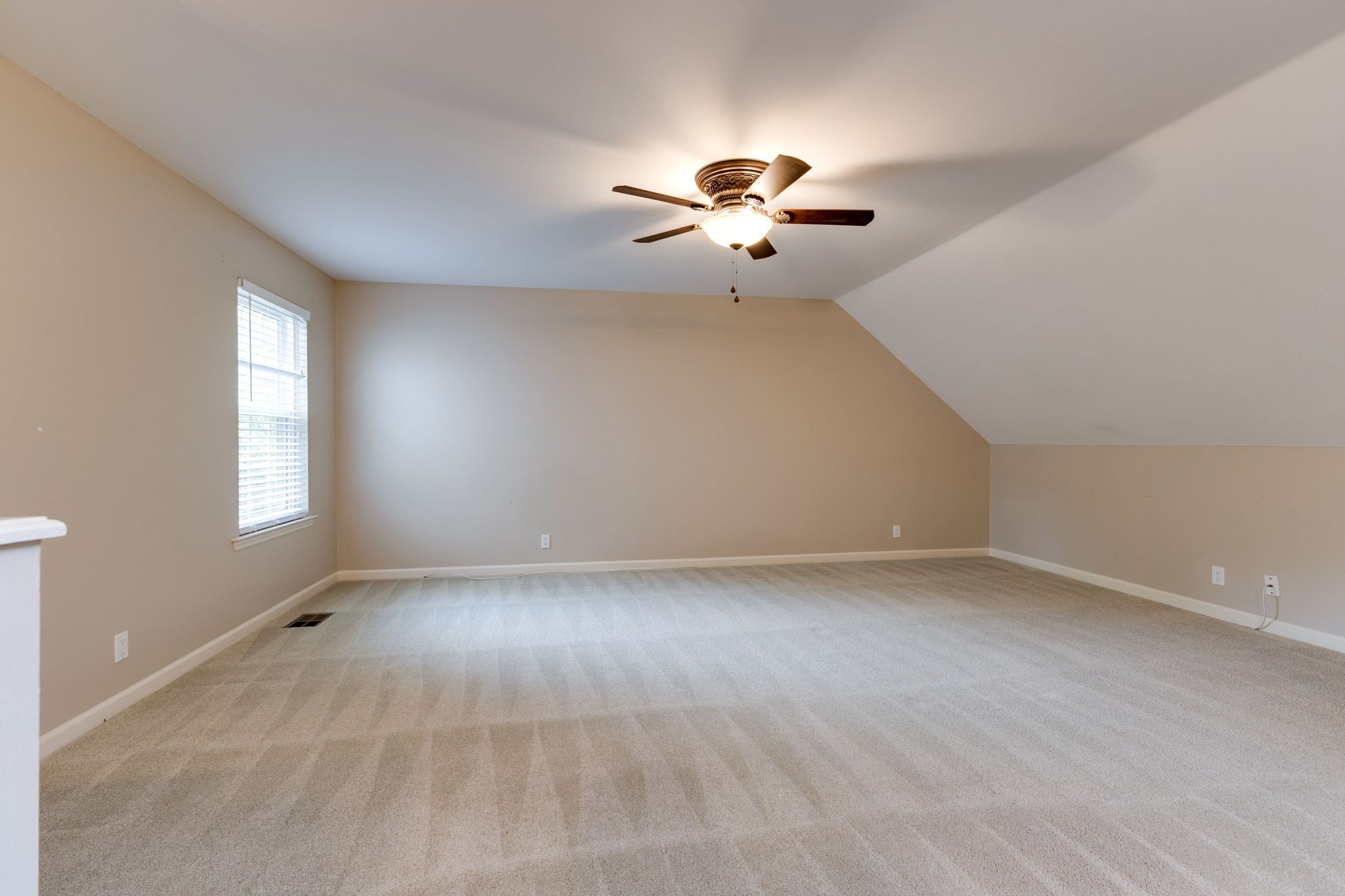204 Seesaw Ct