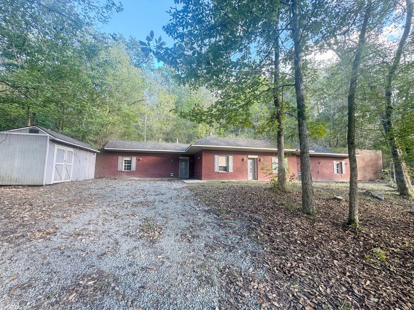 28 Alease Dr