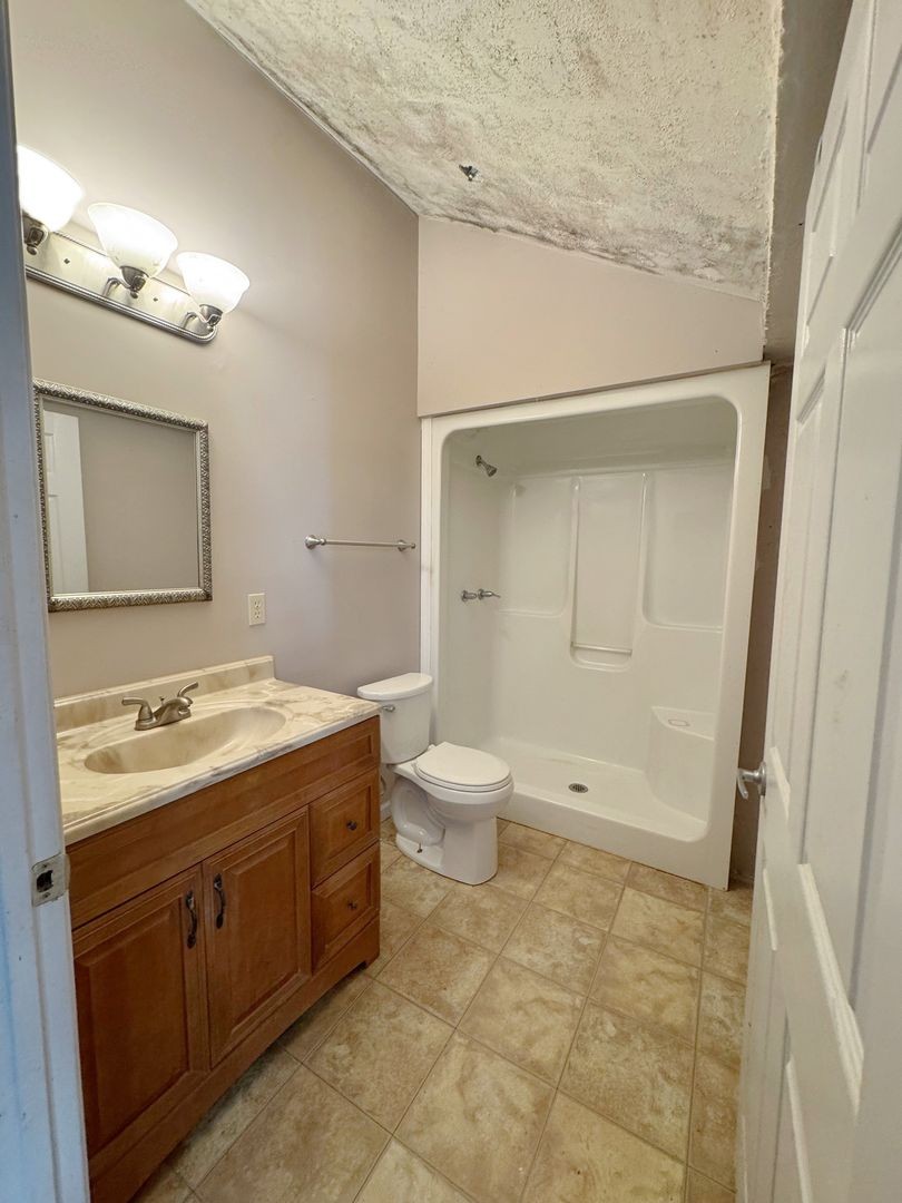 28 Alease Dr