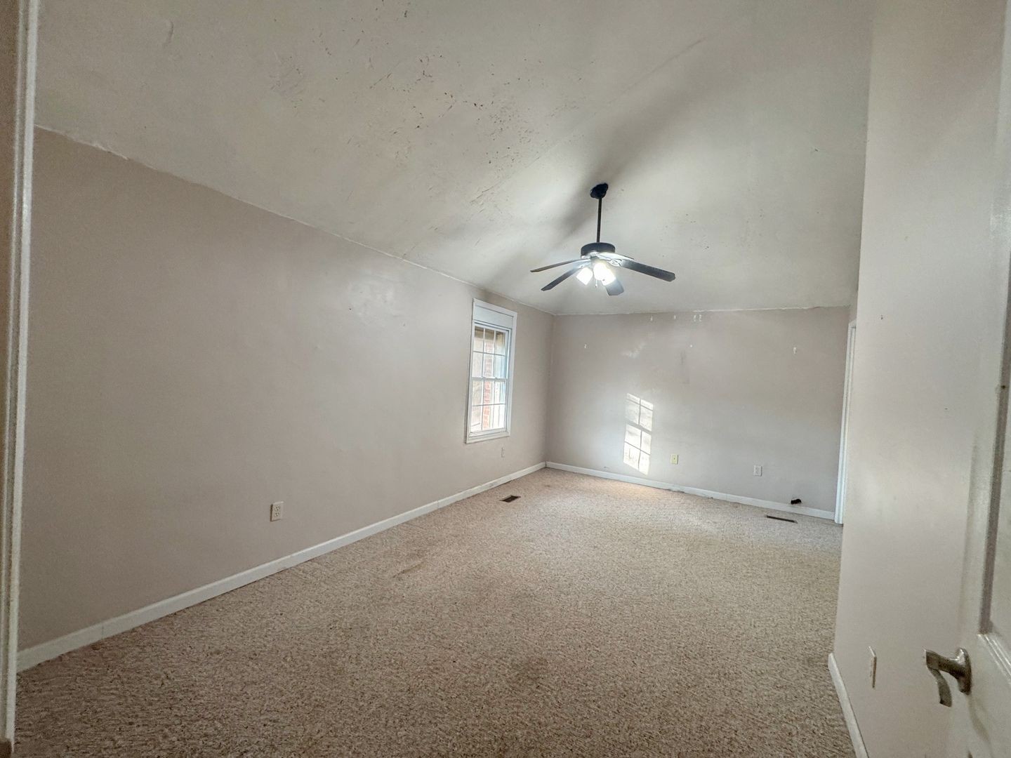 28 Alease Dr