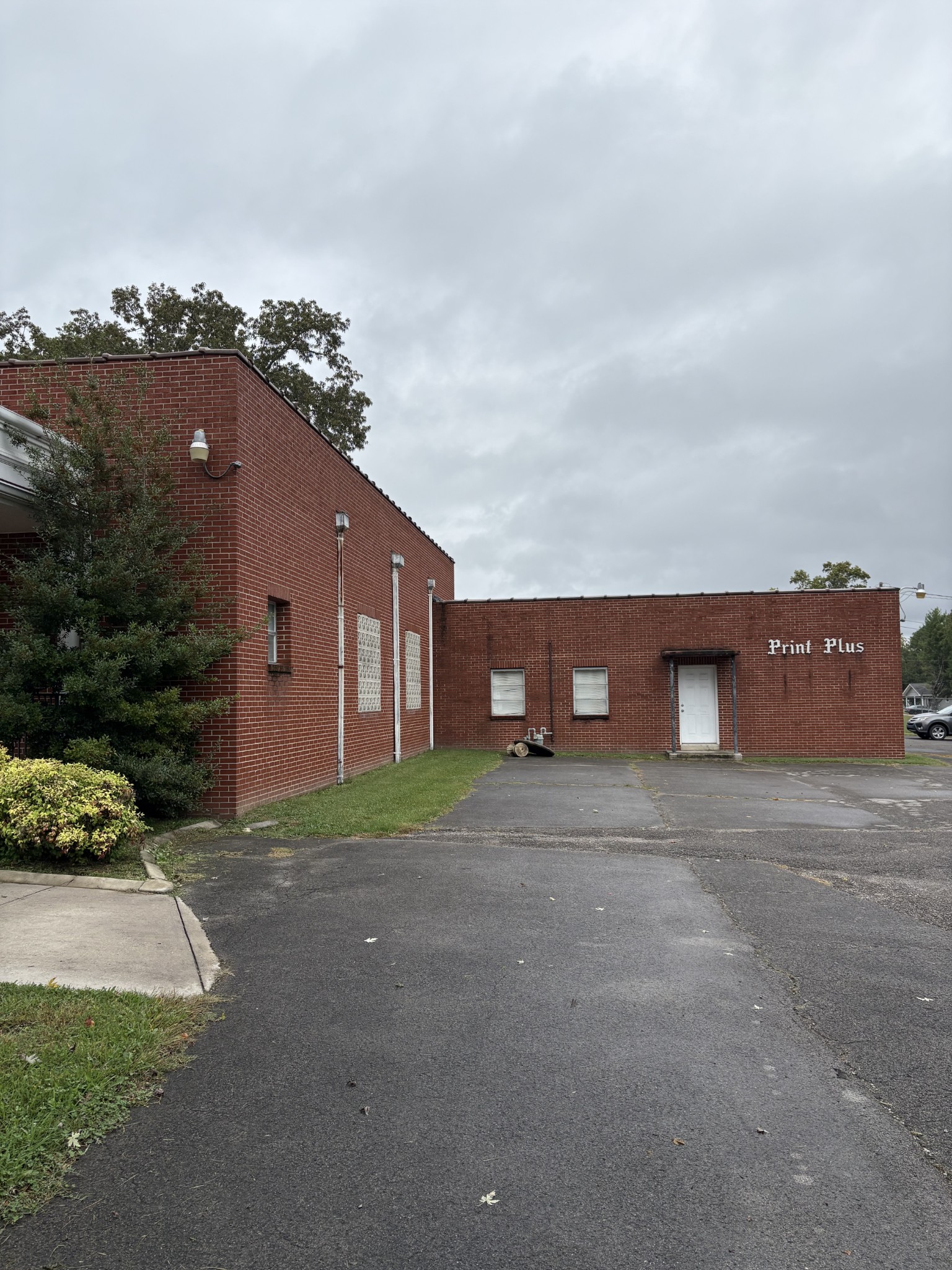 501 Oak Dr