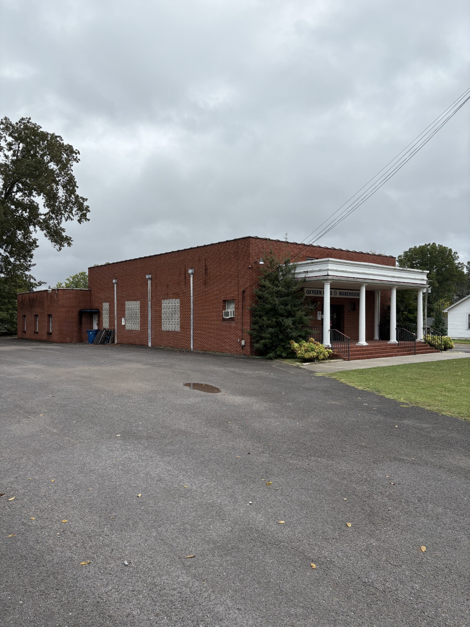 501 Oak Dr