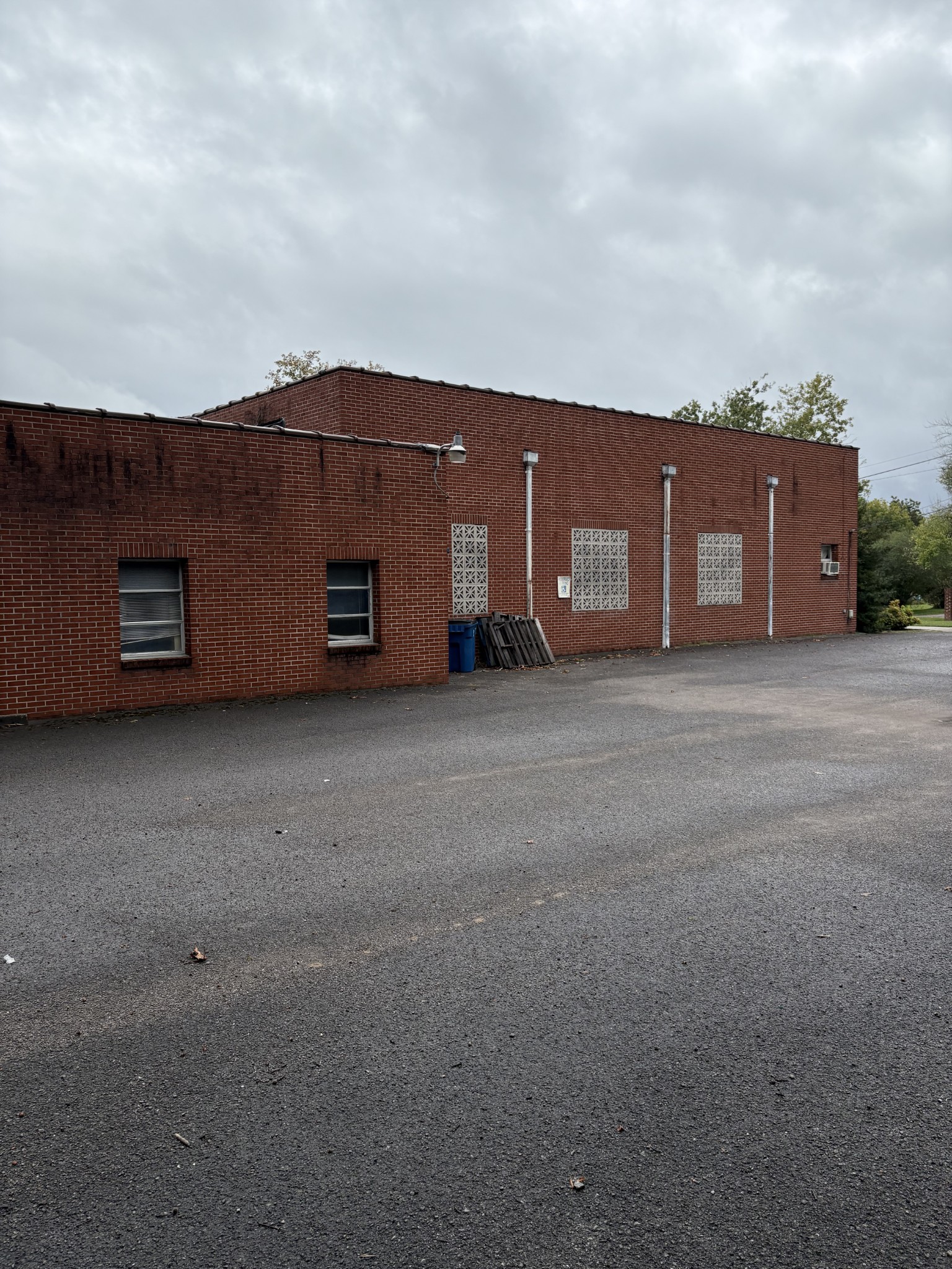 501 Oak Dr