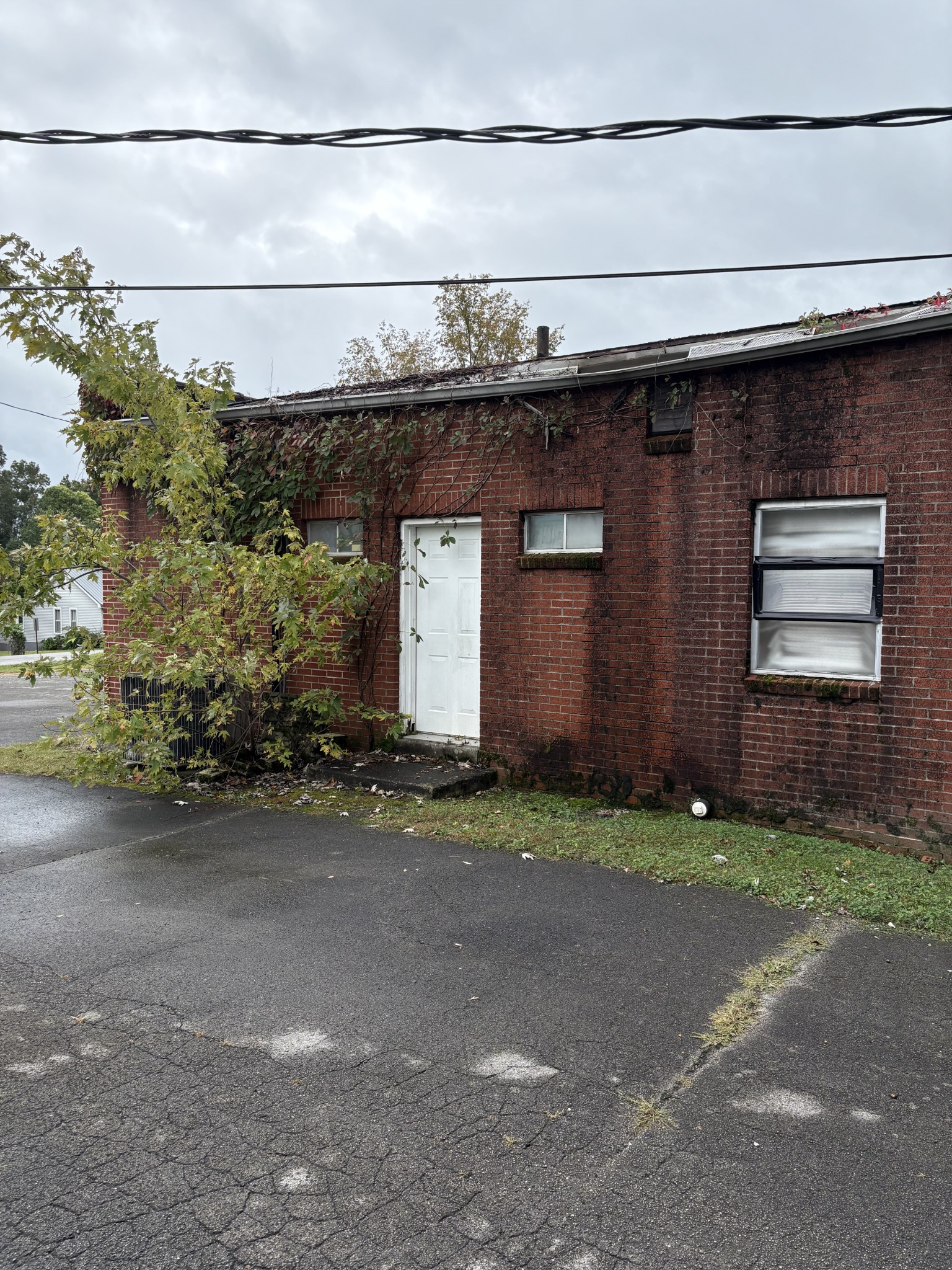 501 Oak Dr