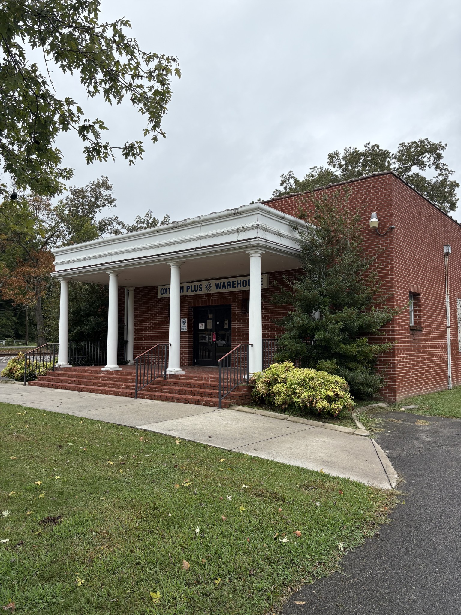 501 Oak Dr