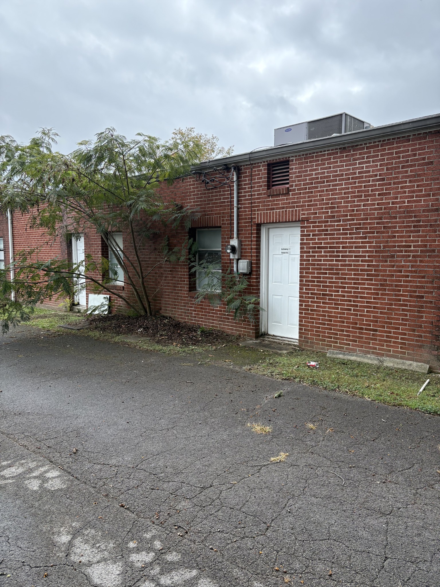 501 Oak Dr
