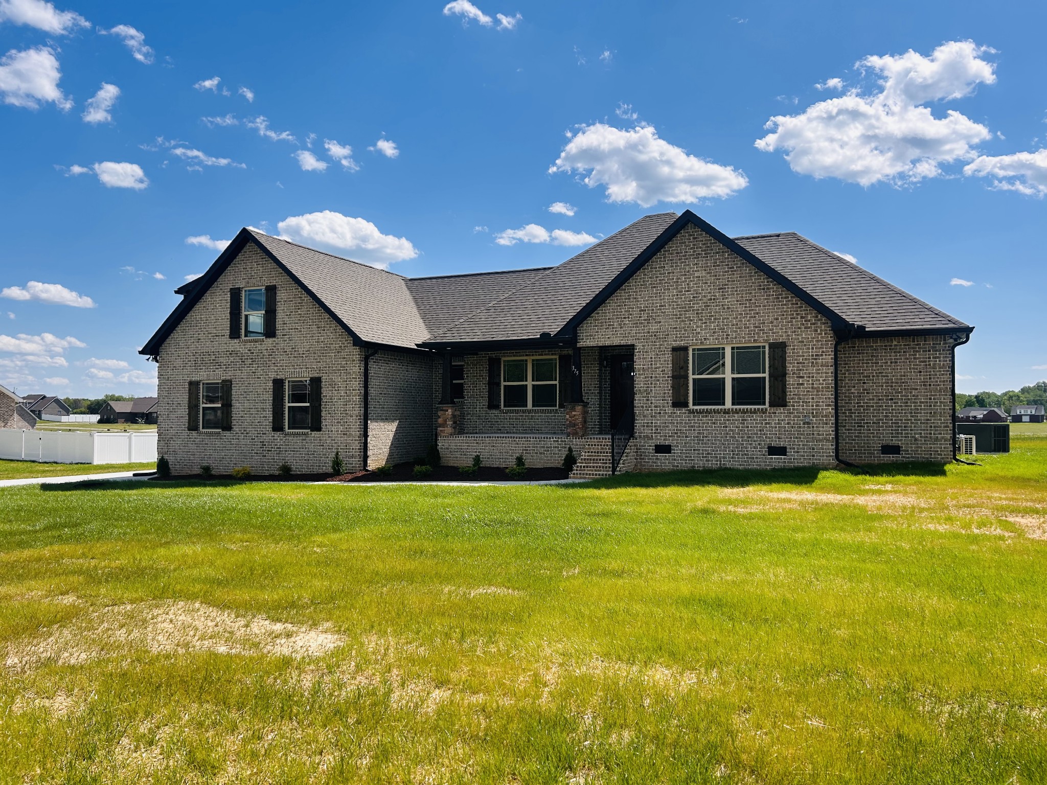 375 Randall Ln