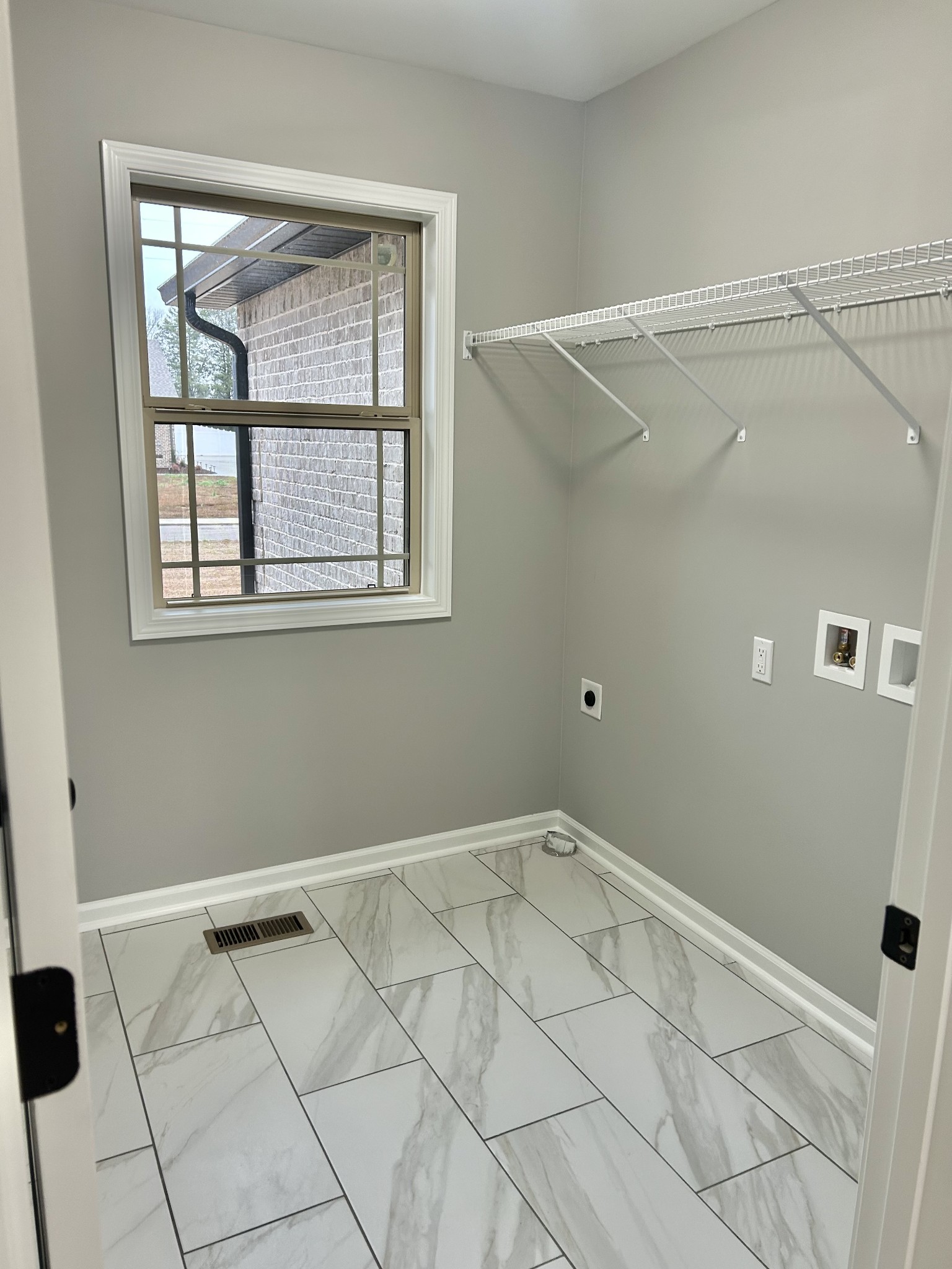 375 Randall Ln