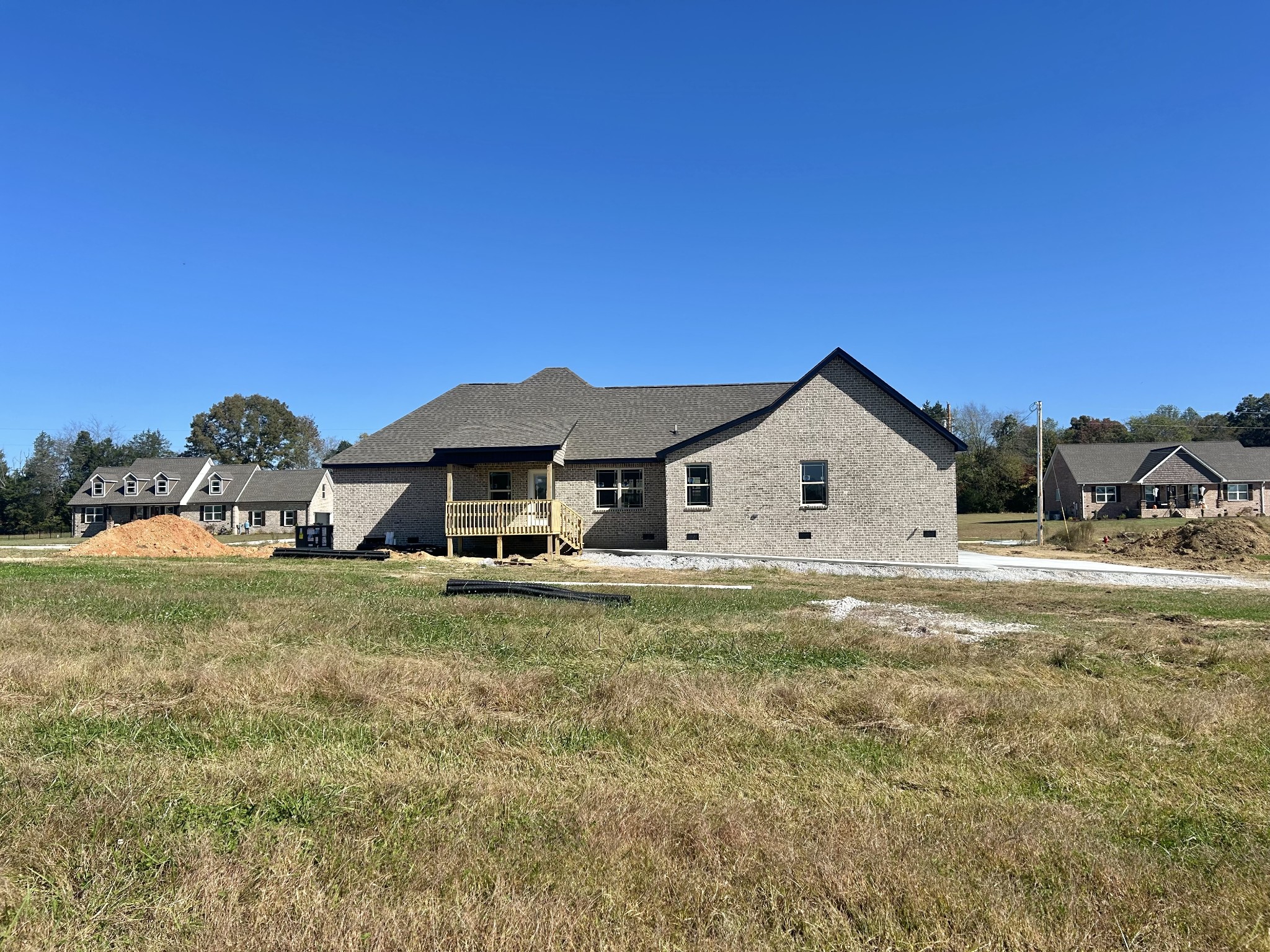 375 Randall Ln