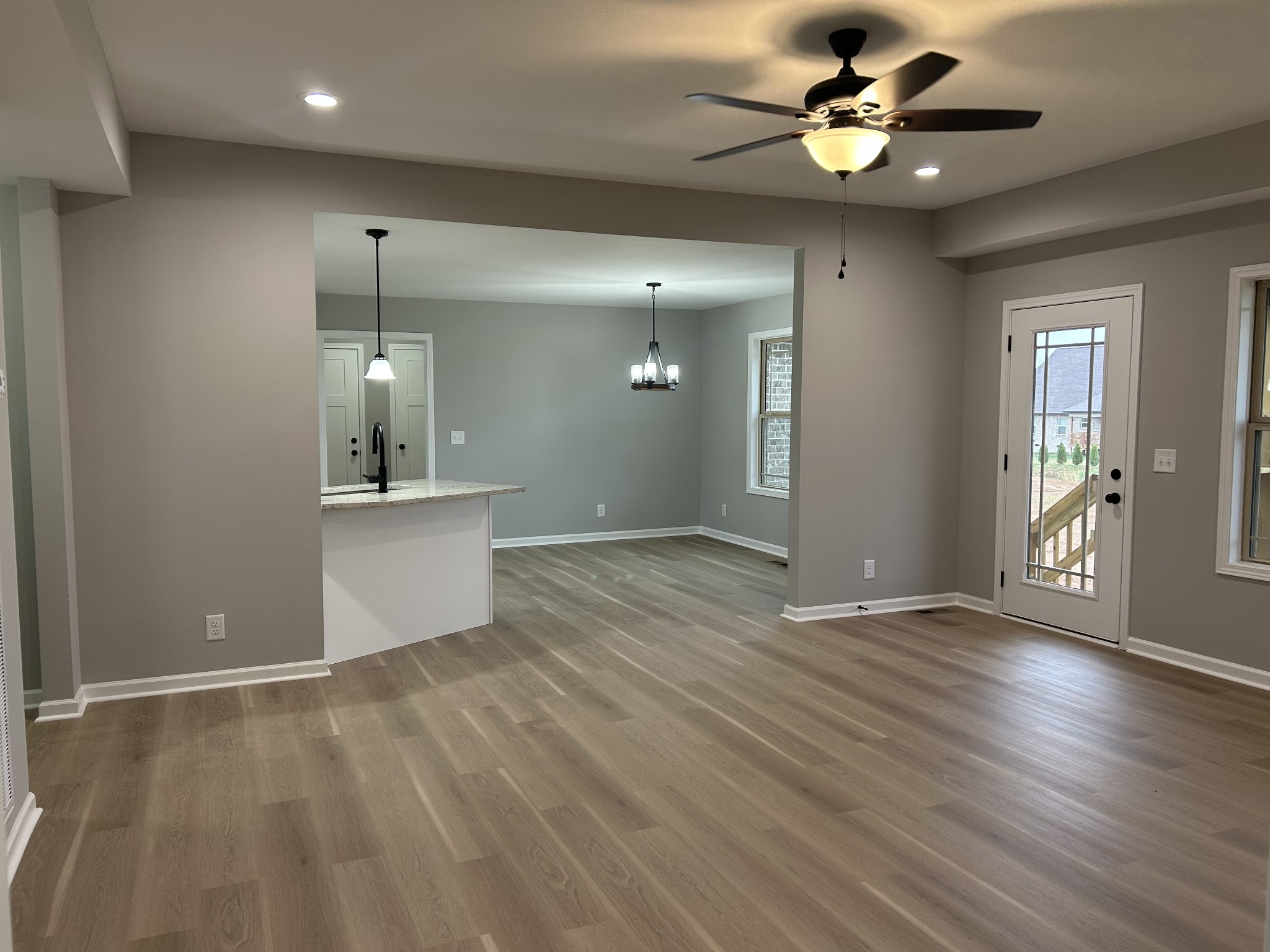 375 Randall Ln