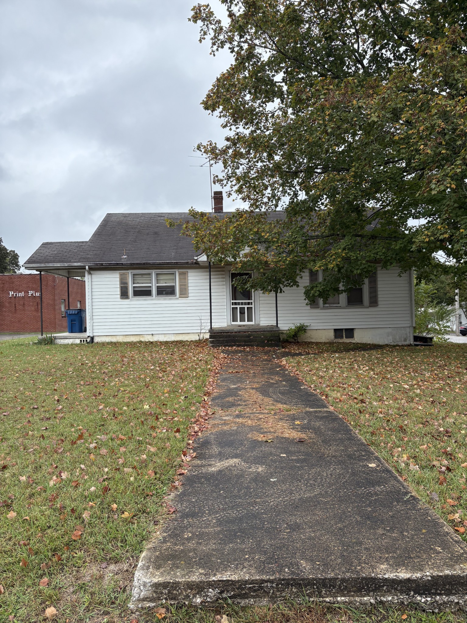 503 Oak Dr