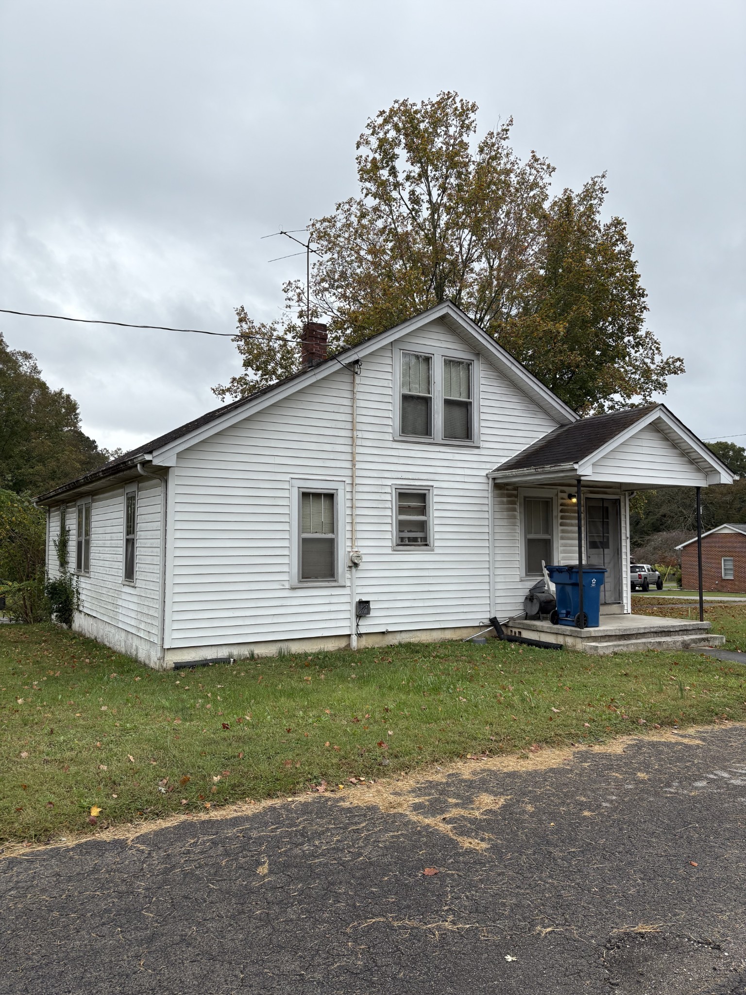 503 Oak Dr