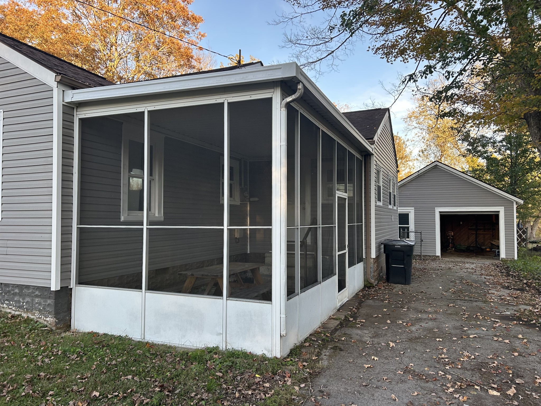 709 Westside Dr
