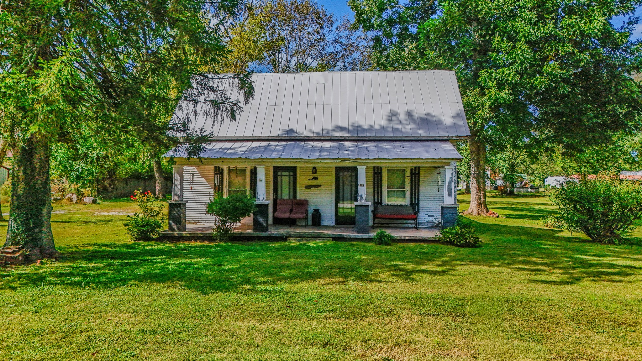 306 College St