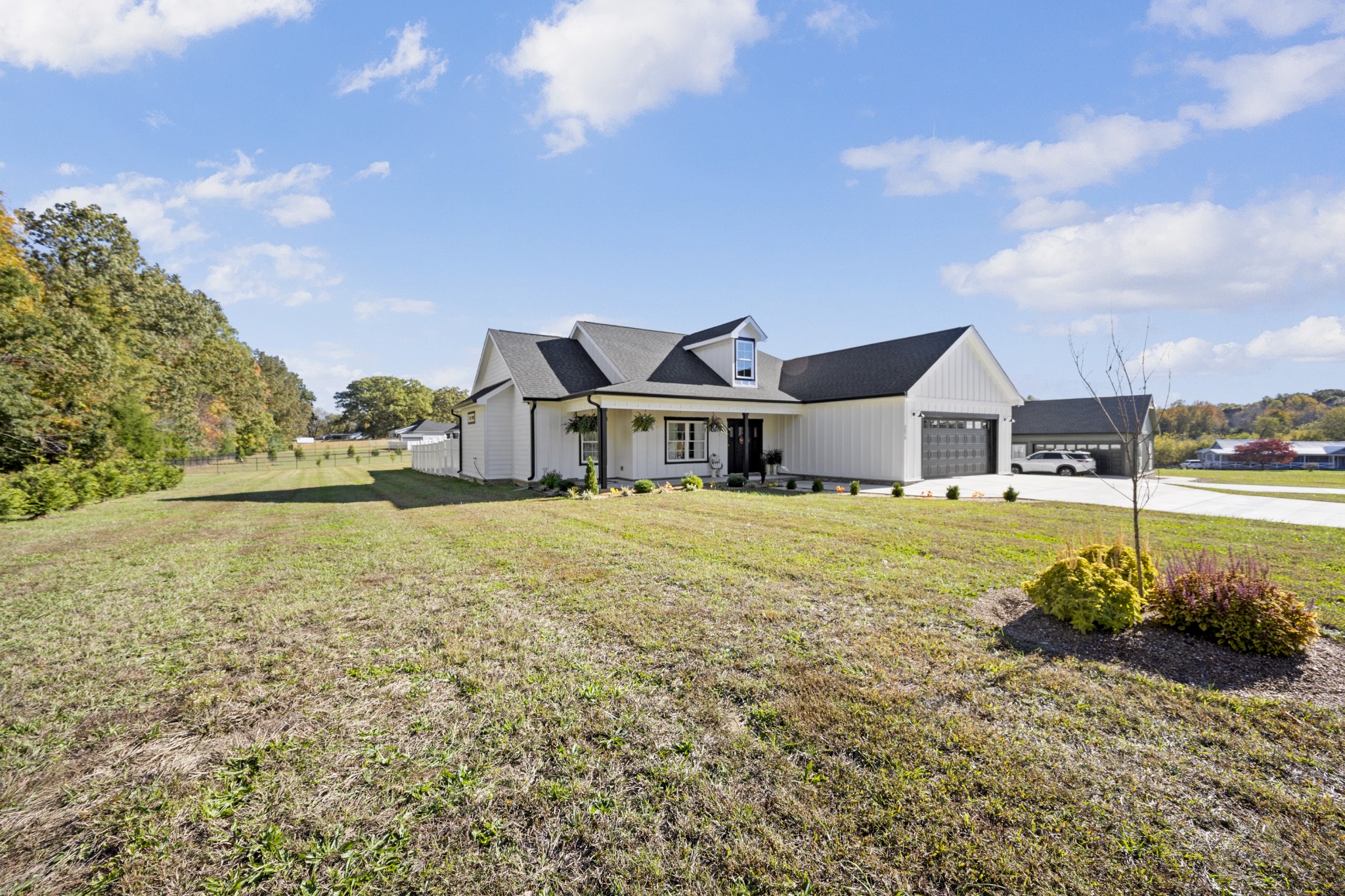 3575 Eastbrook Rd