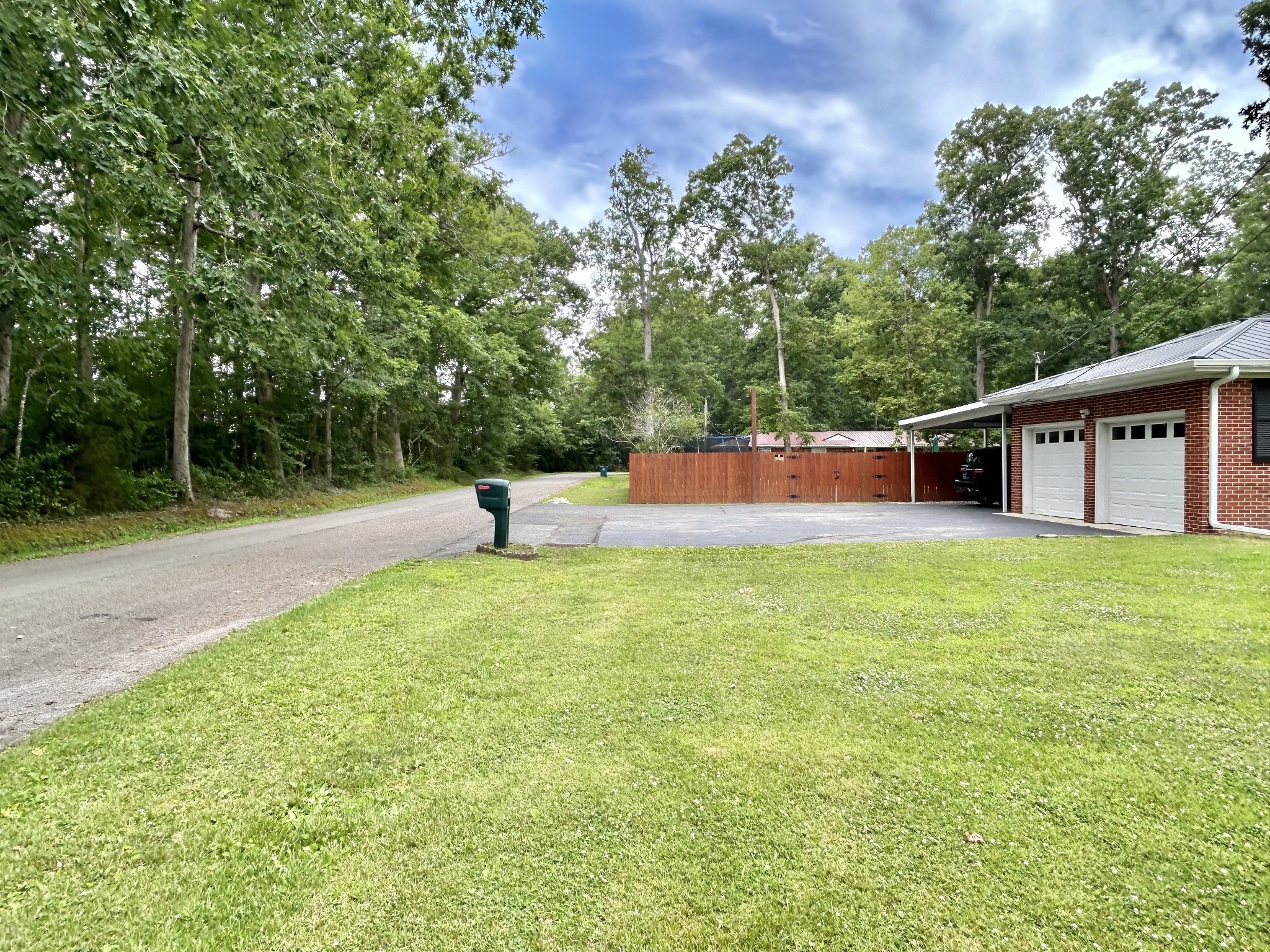 1212 Woodcrest Dr